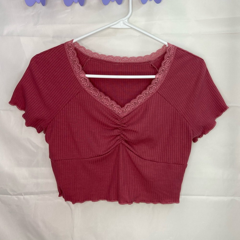 EUC SHEIN deep pink lace scrunched v-neck‎ crop top stretch summer spring medium